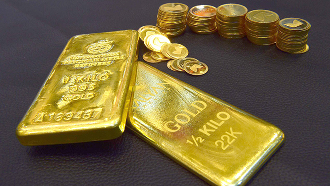 Giá vàng hôm nay 23/7, đầu giờ chiều giá vàng tiếp tục tăng hơn 1 triệu đồng mỗi lượng lên đỉnh 54,22 triệu đồng/lượng. Giá vàng thế giới cao nhất 9 năm.