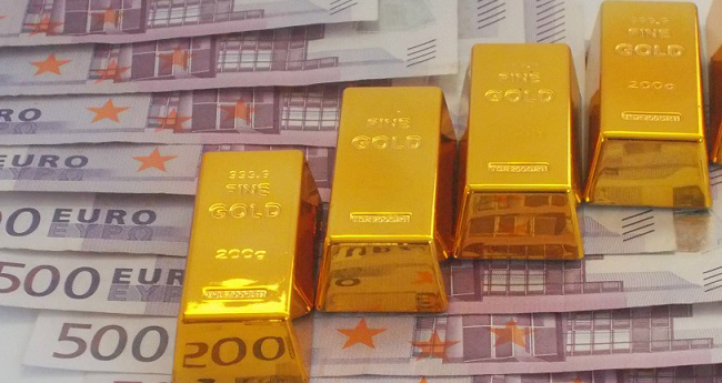 Bảng giá vàng hôm nay 6/8 ghi nhận giá vàng 9999 trong nước tăng mạnh gần 600.000 đồng/lượng, giá vàng thế giới 'phá đỉnh' tiến lên ngưỡng 2.020 USD/oz.