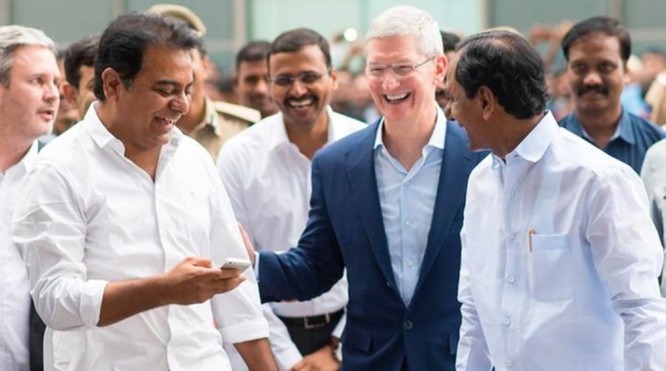 Ông Tim Cook, Giám đốc điều hành Apple Inc. tới thăm và mở rộng thị trường sang Ấn Độ (Ảnh: Getty).
