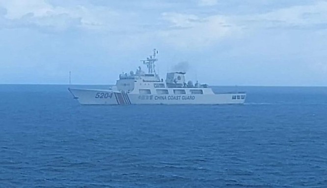 Tàu hải cảnh số 5204 của Trung Quốc xâm phạm vùng đặc quyền kinh tế của Indonesia (Ảnh: Đa Chiều).