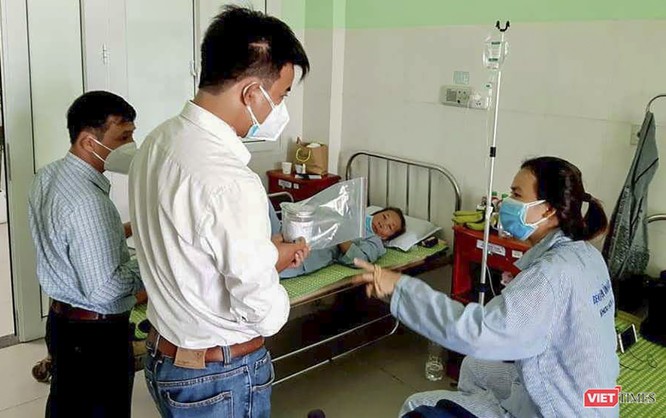 Sáng 16/9, Bệnh viện đa khoa Vĩnh Đức (Quảng Nam) cho biết đã có kết quả kiểm nghiệm mẫu thực phẩm pate Minh Chay mà 3 bệnh nhân cấp cứu điều trị ngộ độc thực phẩm ăn phải.