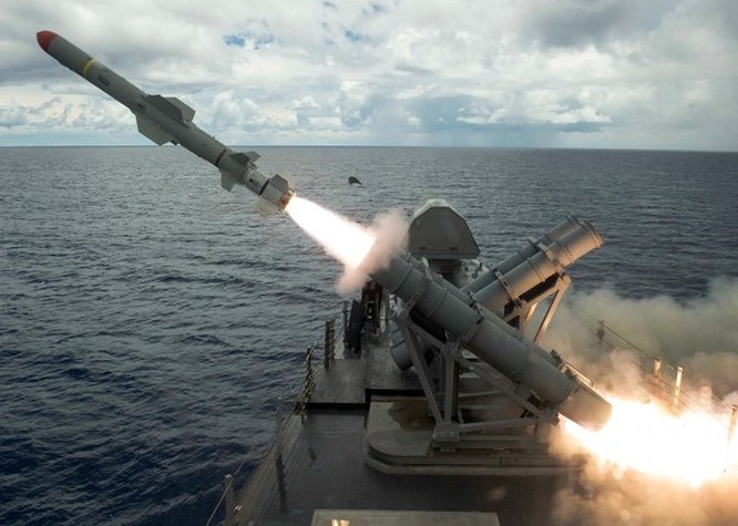 Tên lửa hành trình chống hạm Harpoon Mỹ dự định bán cho Đài Loan đợt này (Ảnh: Đông Phương).