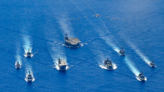 Mỹ tập trận trên Biển Đông. (Ảnh: AP)