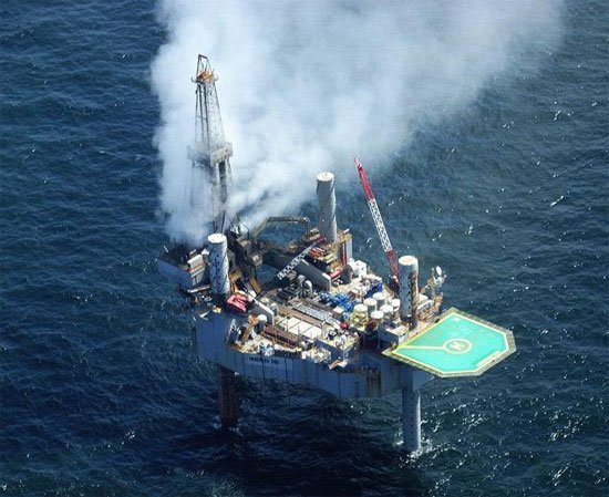 Giá xăng dầu 9/10/2020 hôm nay, hoạt động khai thác dầu khí ở Vịnh Mexico sụt giảm do bão Delta, khiến giá dầu Brent tăng vượt 43 USD.