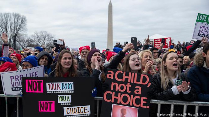 Nhiều người phản đối việc phá thai là cử tri trung thành của ông Trump (Ảnh: AP).