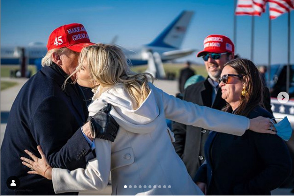  Dấu ấn qua ảnh của Ivanka Trump trong suốt thời gian tranh cử của cha.