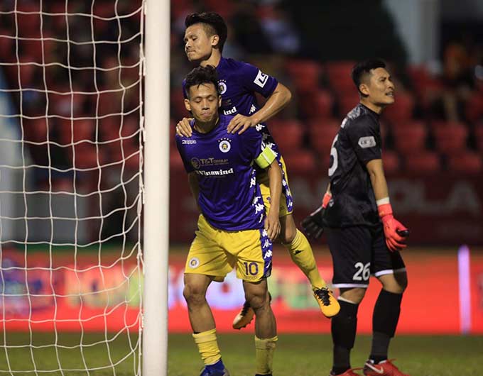 Hà Nội FC đánh bại Than Quảng Ninh 4-0 những đành ngậm ngùi đứng thứ 2