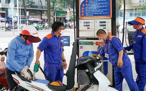 Giá xăng dầu hôm nay 28/1, giá dầu thế giới sụt giảm mạnh, giá xăng trong nước tăng kỳ điều hành gần nhất trong bối cảnh phát hiện nhiều ca mắc Covid-19 trong cộng đồng.