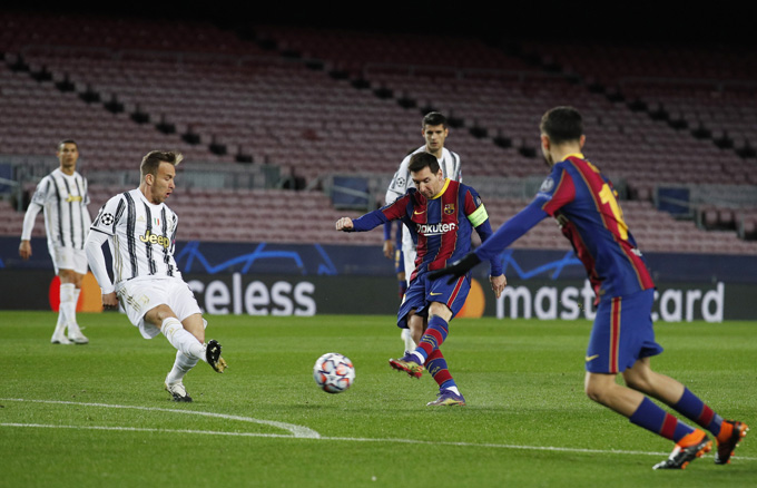 Messi có 7 cú dứt điểm trúng khung thành Juventus nhưng đều bị Buffon cản phá