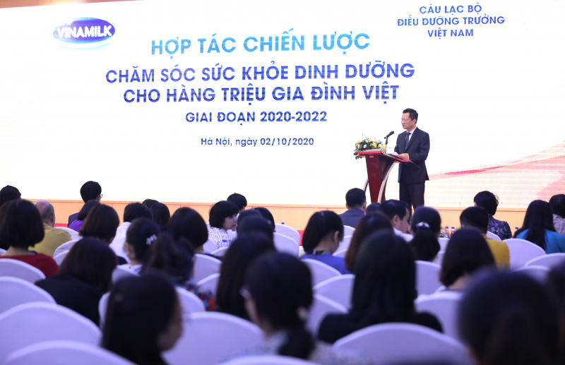 Ông Hoàng Văn Thành, Chủ tịch CLB ĐDT Việt Nam phát biểu về mục đích của hợp tác với Vinamilk và các lợi ích sẽ mang đến cho hội viên của CLB