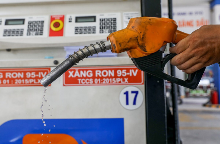 Giá xăng dầu mới nhất hôm nay ngày 4/1/2021, giá xăng dầu hôm nay mất đà tăng