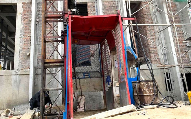 Chiếc thang máy rơi tự do ở công trình thi công trụ sở Sở Tài Chính Nghệ An được sản xuất vào năm 2016, nguồn gốc từ Trung Quốc.