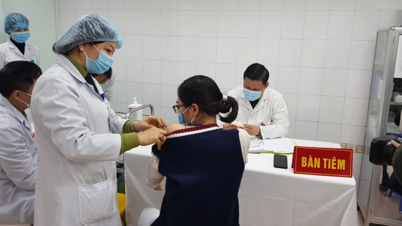 Cập nhật sức khỏe của nữ tình nguyện viên tiêm vắc-xin COVID-19 của Việt Nam liều cao nhất