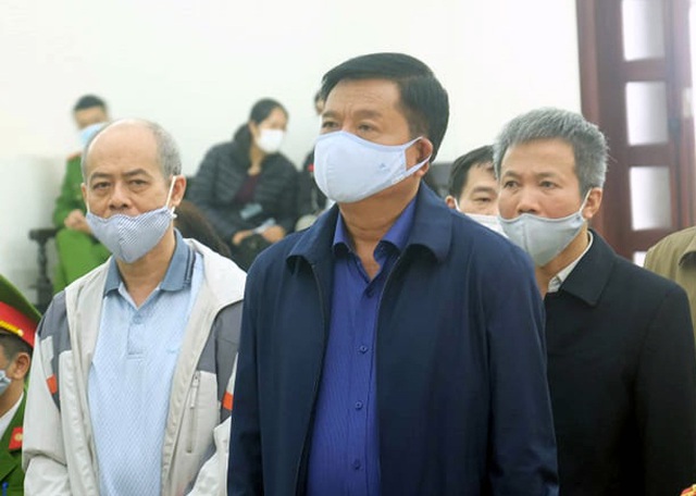  Bị cáo Đinh La Thăng (hàng trên) tại phiên xử vụ Ethanol Phú Thọ.