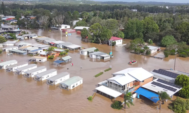 Nhiều ngôi nhà ở thị trấn Port Macquarie chìm trong nước lũ hôm 20/3.