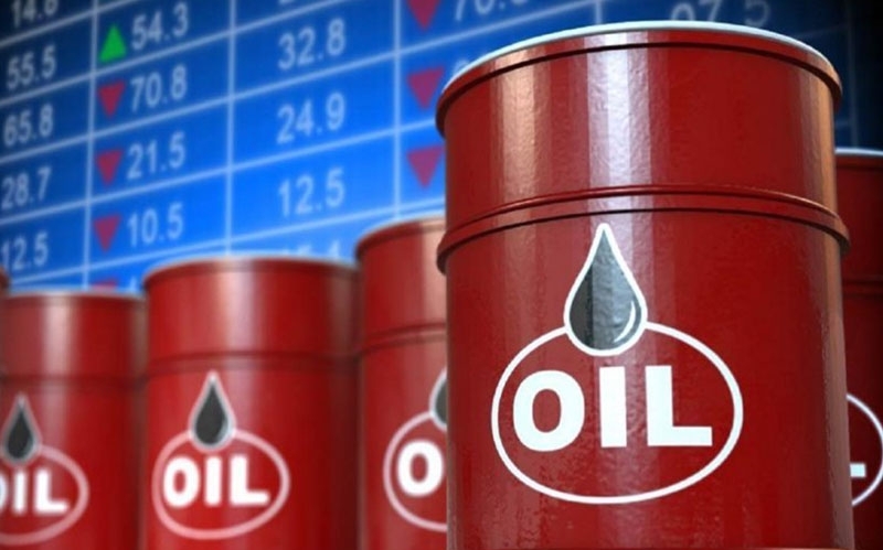 Giá xăng dầu hôm nay 233, ngay sau thông tin các giàn khoan khai thác dầu mỏ ở Mỹ rục rịch hoạt động trở lại đã đẩy giá dầu có xu hướng giảm, dự báo giá xăng dầu sẽ giảm sau nhiều lần tăng.