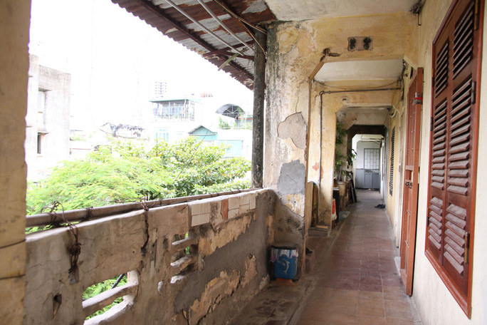 Nhiều chung cư cũ ở Hà Nội xuống cấp nghiêm trọng