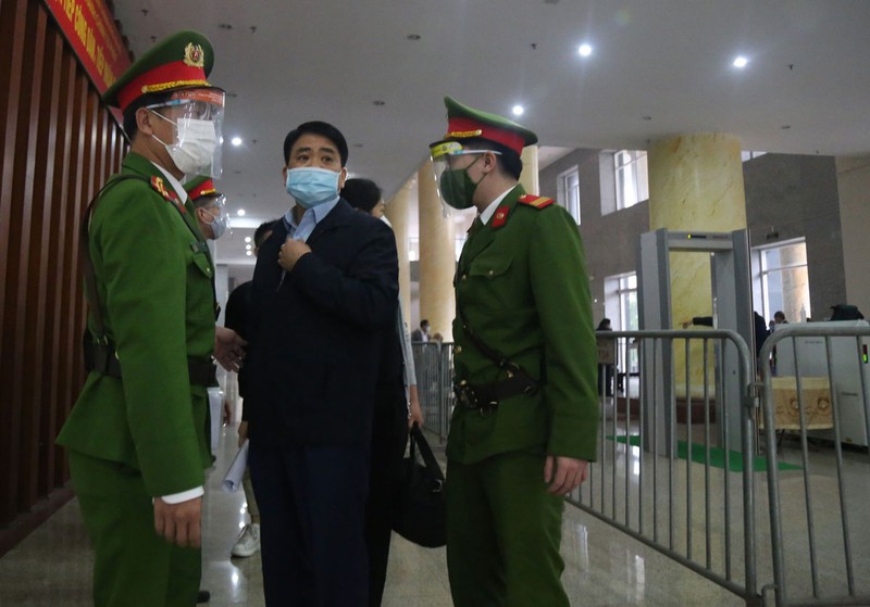 Bị cáo Nguyễn Đức Chung tại tòa. Ảnh: TP