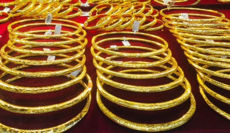 Bảng giá vàng hôm nay 8/1/2022,giá vàng SJC, vàng miếng 9999 niêm yết tại DOJI, SJC, Phú Quý bật tăng mạnh cuối tuần, giới đầu cơ mừng thầm.