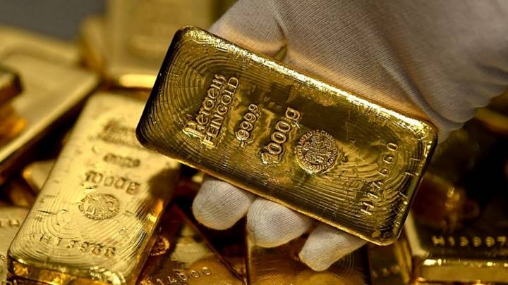 Bảng giá vàng hôm nay 10/2/2022, hôm nay ngày Vía Thần Tài giá vàng trong nước thay vì tăng mạnh thì giá vàng SJC, vàng 9999 có xu hướng giảm sâu.