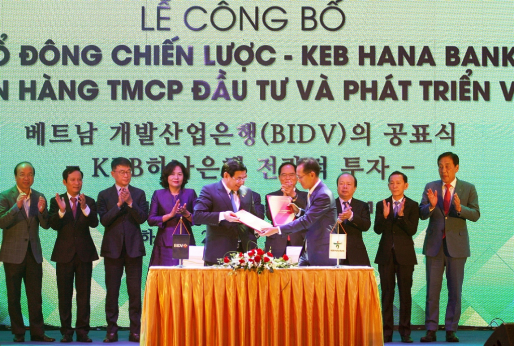 Ngân hàng KEB Hana Hàn Quốc (KEB Hana Bank) mua cổ phần của Ngân hàng Thương mại cổ phần Đầu tư và Phát triển Việt Nam (BIDV).