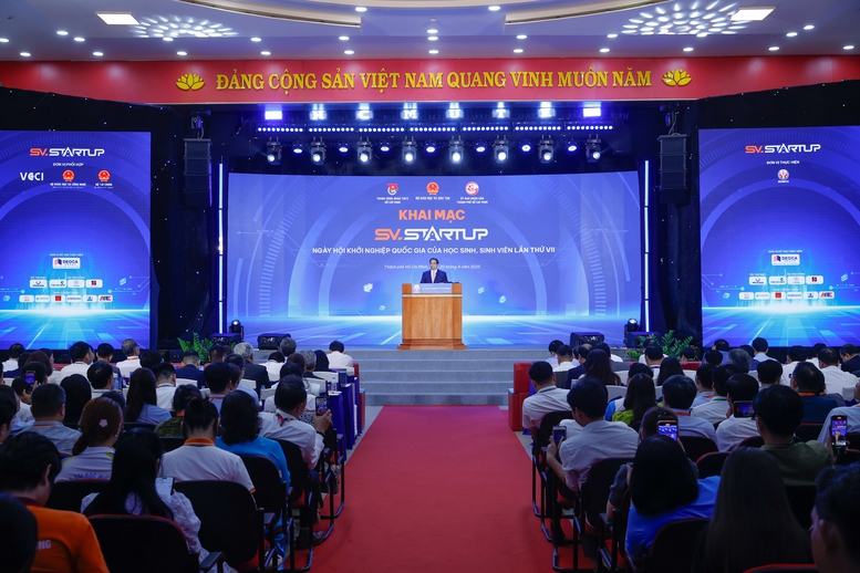 Thủ tướng: 'Thần tốc táo bạo' để đưa Việt Nam trở thành trung tâm đổi mới sáng tạo- Ảnh 6.