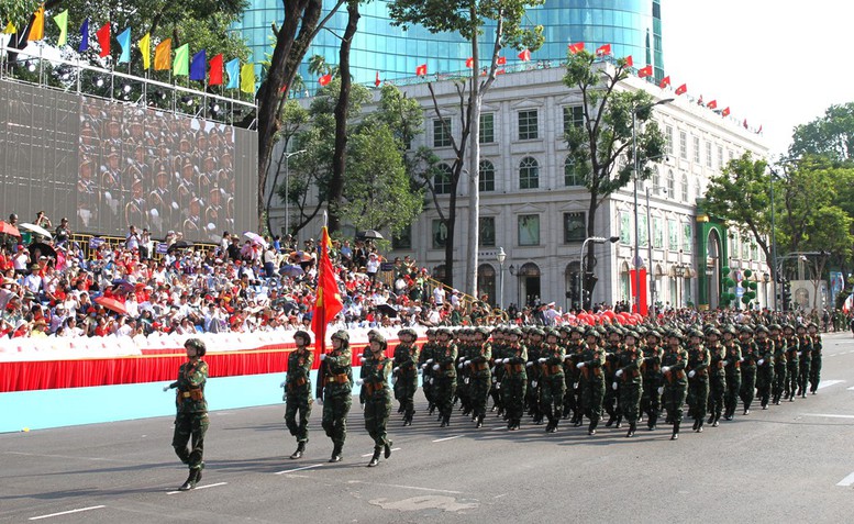Tổng duyệt diễu binh, diễu hành kỷ niệm 50 năm Ngày Giải phóng miền Nam, thống nhất đất nước- Ảnh 6.
