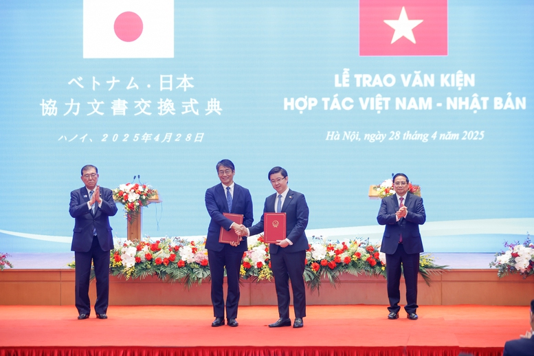 Hai Thủ tướng Việt Nam và Nhật Bản xác định trụ cột mới của quan hệ song phương- Ảnh 7.