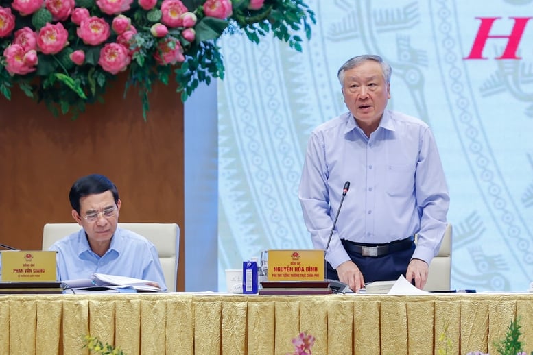 Thủ tướng: Cương quyết cắt bỏ các thủ tục rườm rà, gây phiền hà cho người dân và doanh nghiệp- Ảnh 3.