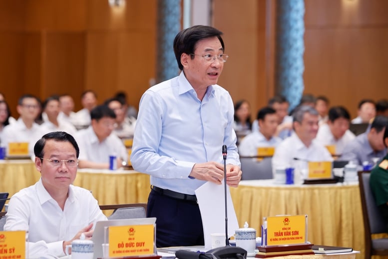 Thủ tướng: Cương quyết cắt bỏ các thủ tục rườm rà, gây phiền hà cho người dân và doanh nghiệp- Ảnh 6.