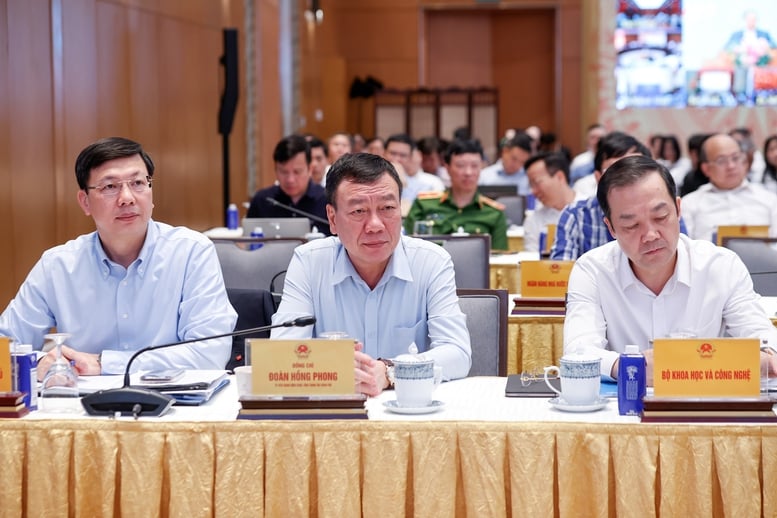 Thủ tướng: Cương quyết cắt bỏ các thủ tục rườm rà, gây phiền hà cho người dân và doanh nghiệp- Ảnh 9.
