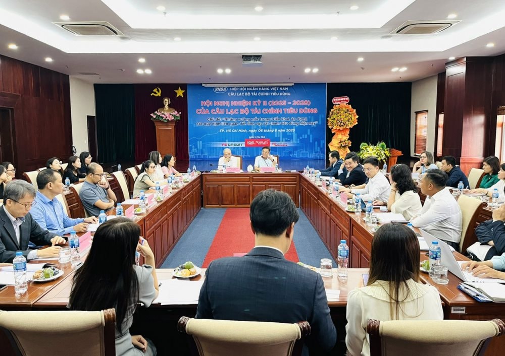 cau-lac-bo-tai-chinh-tieu-dung-to-chuc-thanh-cong-hoi-nghi-nhiem-ky-ii_6842c37e09ace.jpg