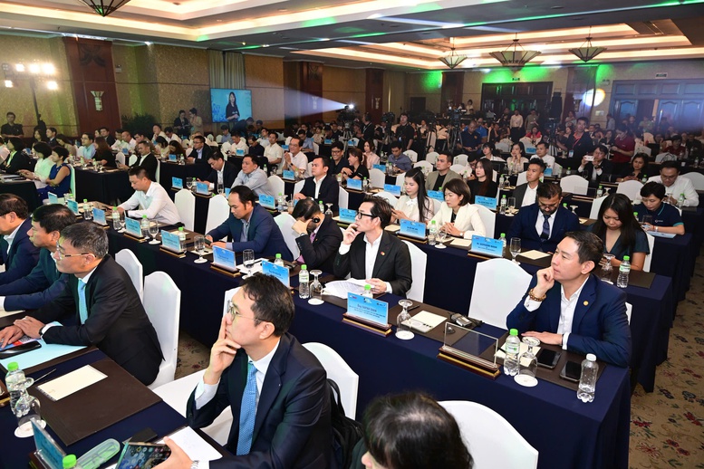 Phó Thủ tướng Hồ Đức Phớc: “Phát triển thanh toán không dùng tiền mặt, kinh tế số mạnh hơn nữa, hiệu quả hơn nữa” - 1