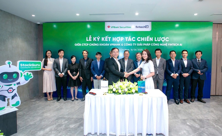 VPBankS 'bắt tay' Fintech AI: Đưa StockGuru trở thành 'trợ lý ảo' đầu tư chứng khoán
- Ảnh 1.