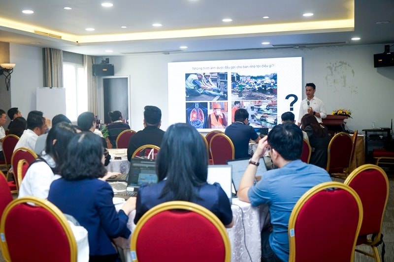 chuong-trinh-tap-huan-an-toan-ve-sinh-lao-dong-trong-quan-ly-rac-thai-la-mot-phan-trong-no-luc-xay-dung-chuoi-cung-ung-ben-vung-va-co-trach-nhiem-cua-nestle-viet-nam.jpg