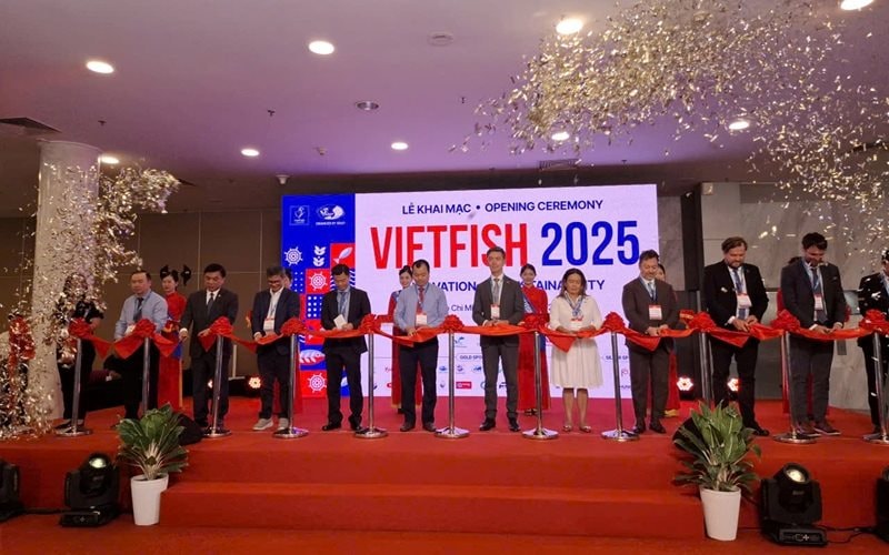 cat-bang-khai-mac-trien-lam-vietfish-2025.jpg