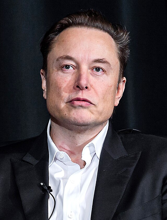 Tỷ phú Elon Musk phủ nhận tin tức tài trợ trực tiếp cho ông Trump.