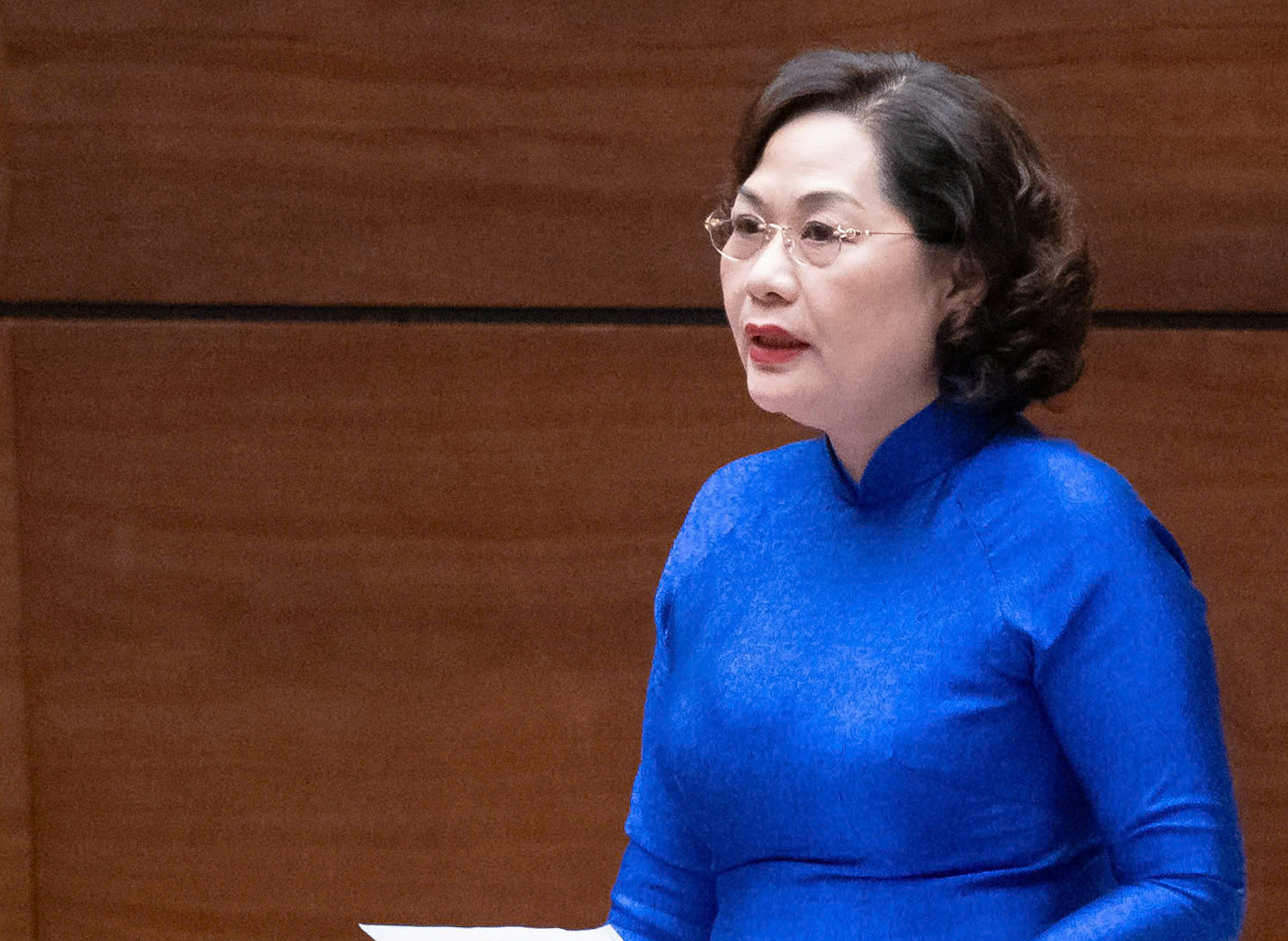 Thống đốc Nguyễn Thị Hồng: Nợ xấu xu hướng gia tăng, lãi suất khó giảm thêm. ‘Cân nhắc bỏ room tín dụng khi điều kiện cho phép’ 3 thong doc ngan hang nha nuoc 1213