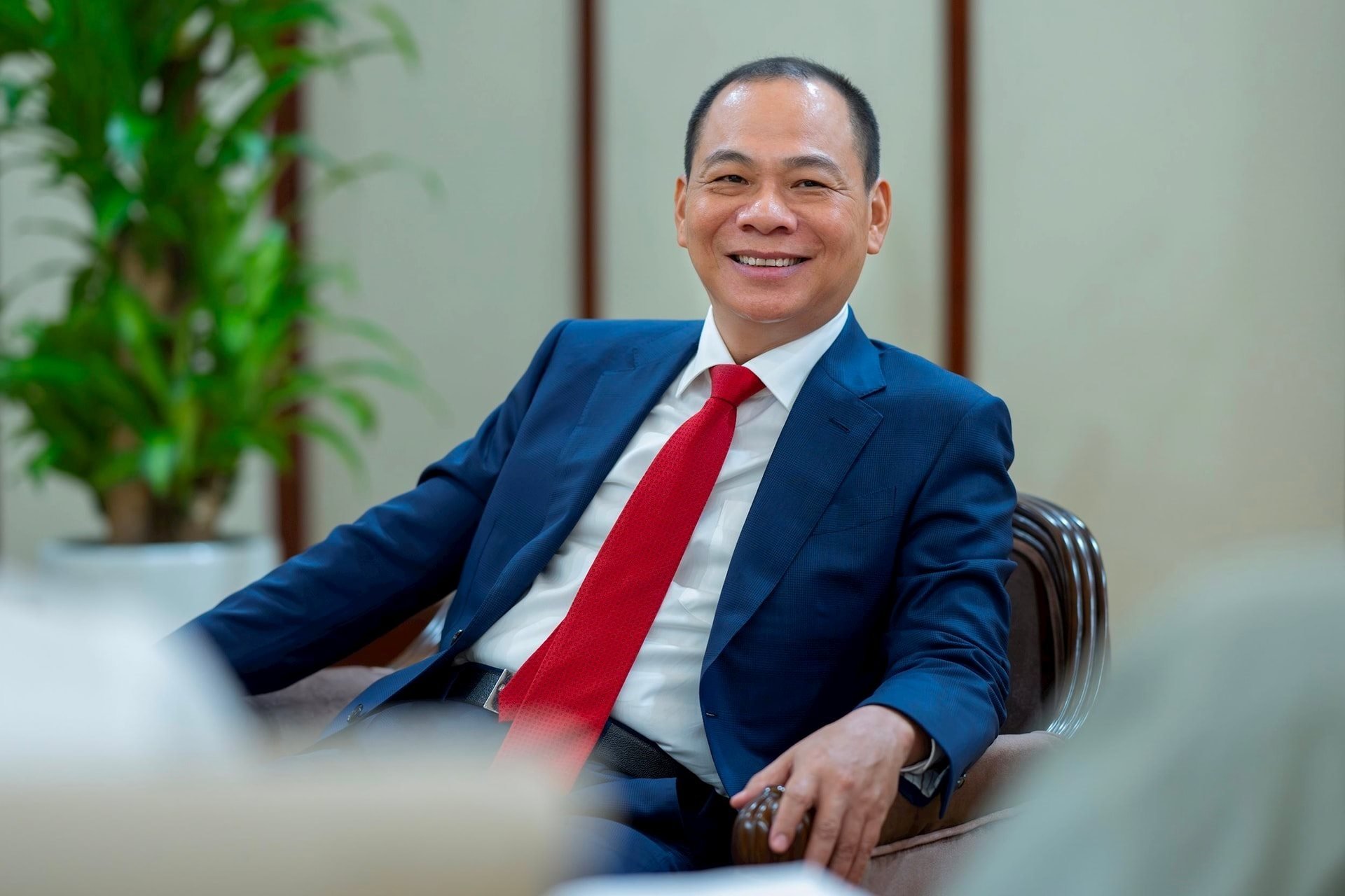 240612chu-tich-pham-nhat-vuong-tra-loi-phong-van-bloomberg-28-1746686365402-1746686365717575037253-194534.jpg