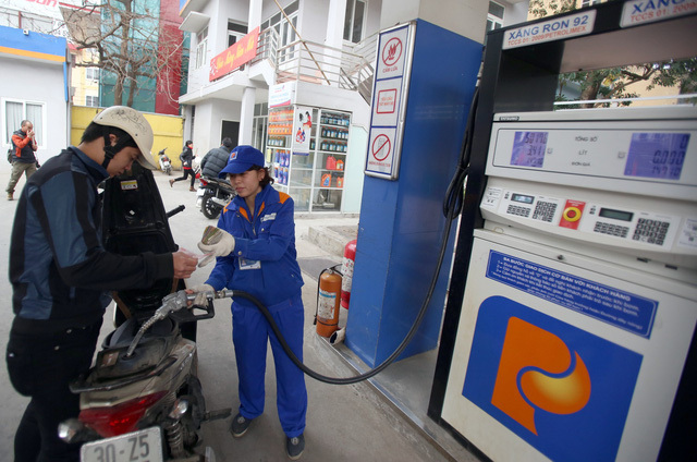 Giá xăng dầu có thể tăng mạnh vào chiều nay.