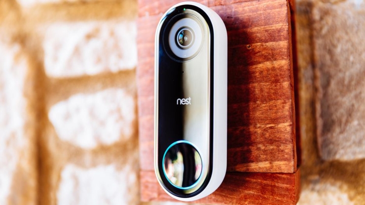 Alarm Hello Video là một thiết bị Nest khác cung cấp các cảnh báo khuôn mặt quen thuộc.  