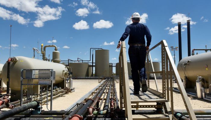  Một cơ sở sản xuất dầu lửa ở Permian, Texas, Mỹ, tháng 8/2018 - Ảnh: Reuters/CNBC. 
