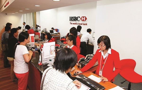 HSBC Việt Nam vừa gây ”sốt” khi “lộ” mức lương 50 triệu đồng mỗi tháng của nhân viên.