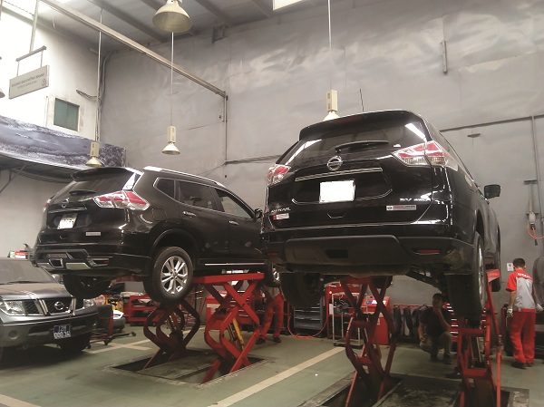 Nissan Việt Nam kiểm tra Xtrail sau phản ánh của khách hàng. (Ảnh: NSX cung cấp).