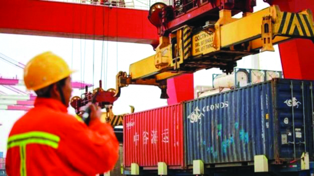 Những container chở hàng Trung Quốc chuẩn bị nhập vào Mỹ. (Ảnh: Reuters).