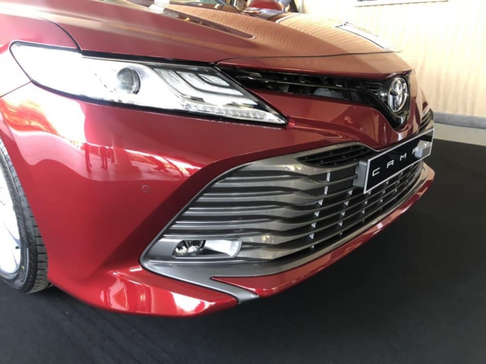 Toyota Camry 2019 lột xác hoàn toàn với thiết kế mới  