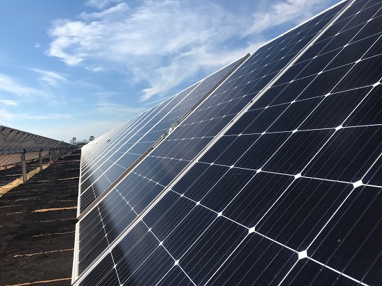 Dự án nhà máy điện mặt trời có tổng vốn đầu tư gần 900 tỷ đồng.  