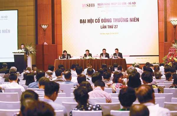 Ông Nguyễn Văn Lê - Tổng Giám đốc SHB báo cáo kết quả hoạt động kinh doanh năm 2018 và kế hoạch hoạt động năm 2019 với mục tiêu lợi nhuận trước thuế tăng 46,51%.