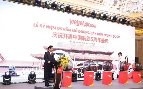   Bộ trưởng Giao thông Vận tải Nguyễn Văn Thể phát biểu chào mừng tại Lễ kỷ niệm của Vietjet