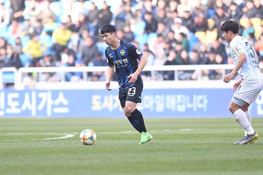 Công Phượng lần đầu tiên đá trọn 90 phút ở K.League 2019, tuy nhiên đội bóng của anh vẫn ngậm ngùi thất bại 0-1 trước Pohang ngay trên sân nhà.  